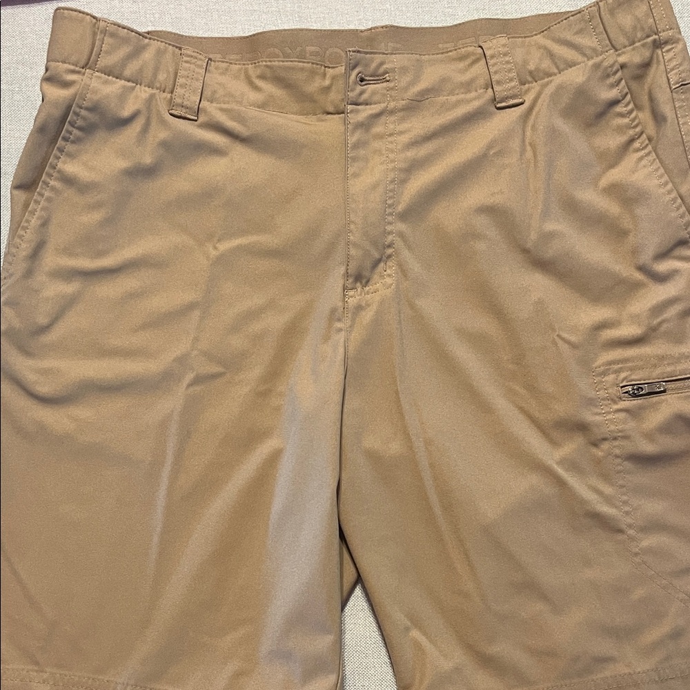 ZeroXposur Men's Khaki Flat Front Shorts